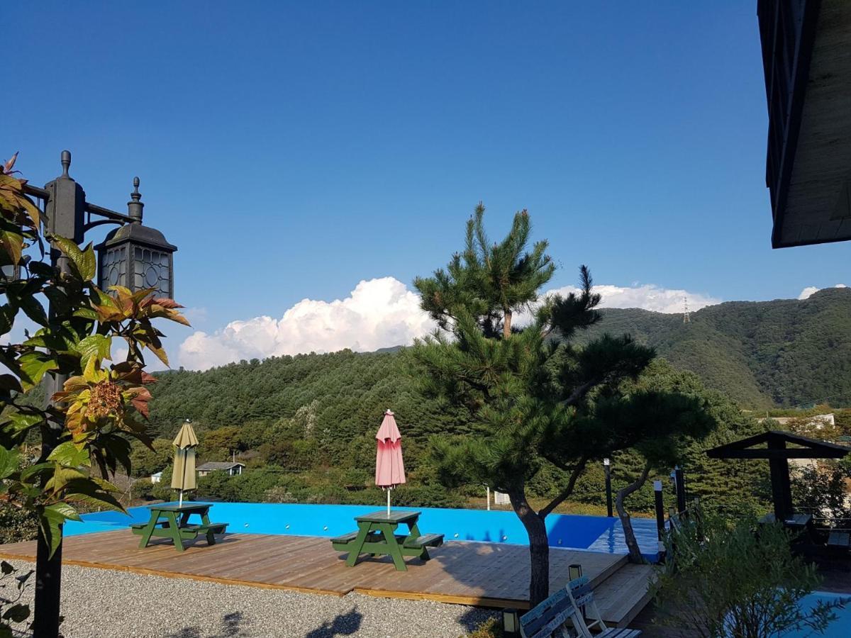 Walking Sky Pension Gapyeong Exteriér fotografie