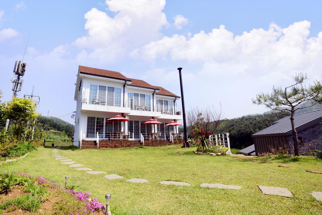 Walking Sky Pension Gapyeong Exteriér fotografie