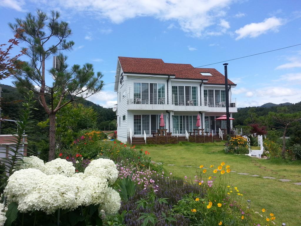 Walking Sky Pension Gapyeong Exteriér fotografie