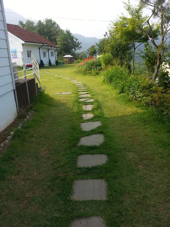 Walking Sky Pension Gapyeong Exteriér fotografie